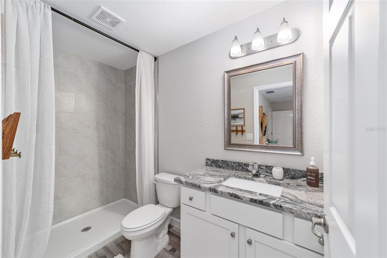SILVER SPGS SHORES UN 17 - Residential