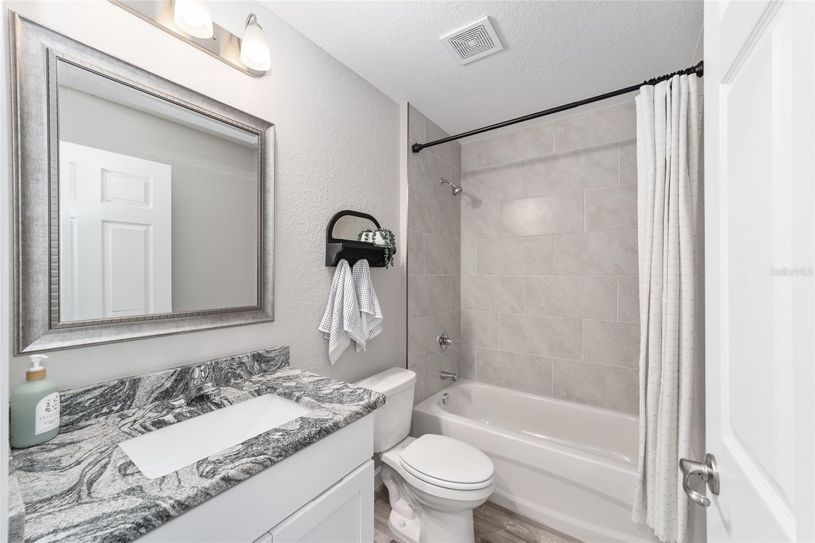 SILVER SPGS SHORES UN 17 - Residential