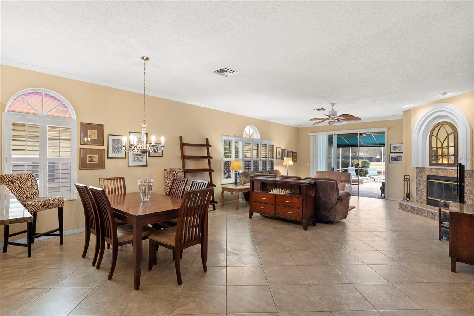 CRESCENT OAKS COUNTRY CLUB PH 1 - Residential