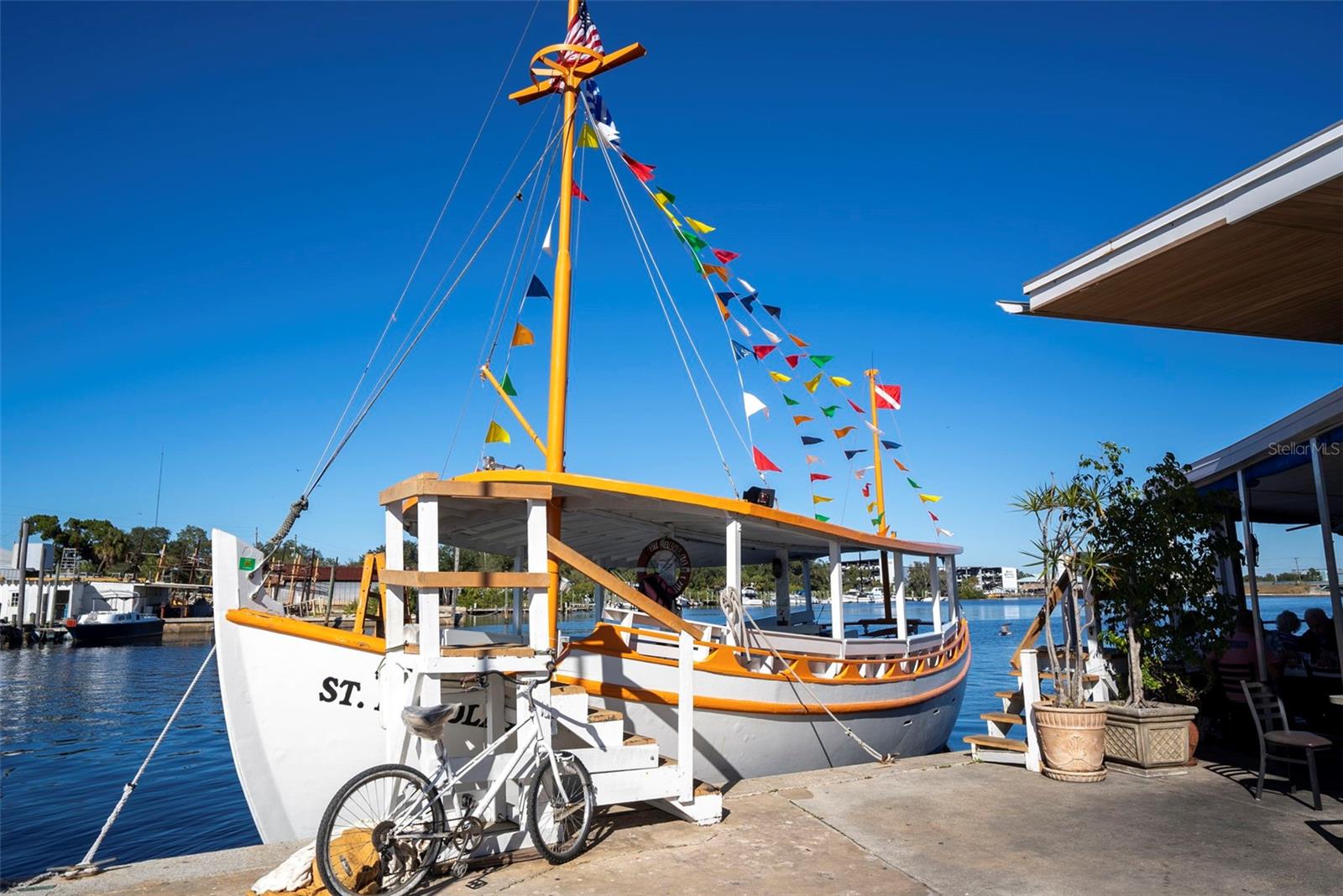 CRESCENT OAKS COUNTRY CLUB PH 1 - Residential