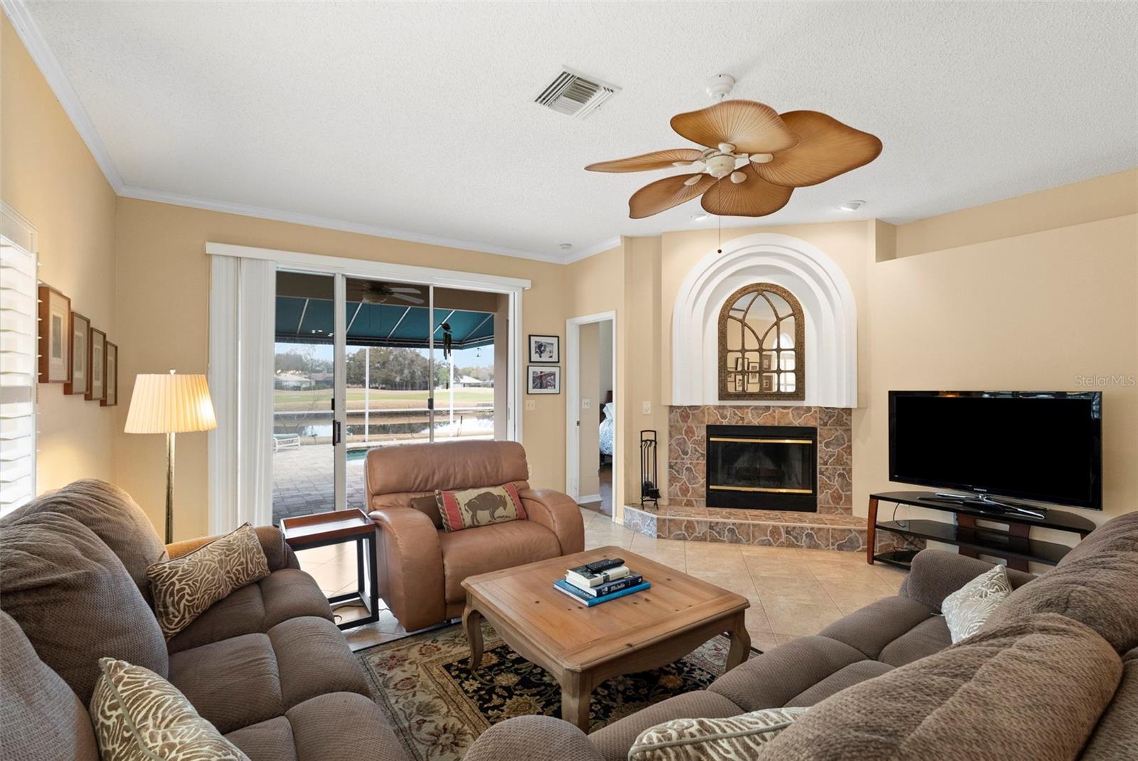 CRESCENT OAKS COUNTRY CLUB PH 1 - Residential