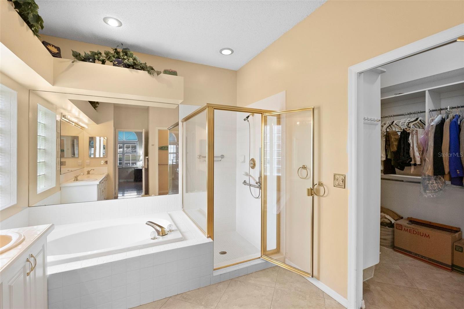 CRESCENT OAKS COUNTRY CLUB PH 1 - Residential