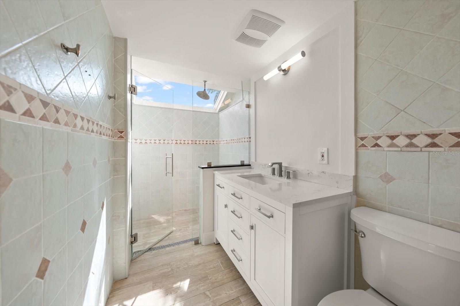 SEMINOLE LAKE GOLF & COUNTRY CLUB ESTATES LAKESIDE - Residential