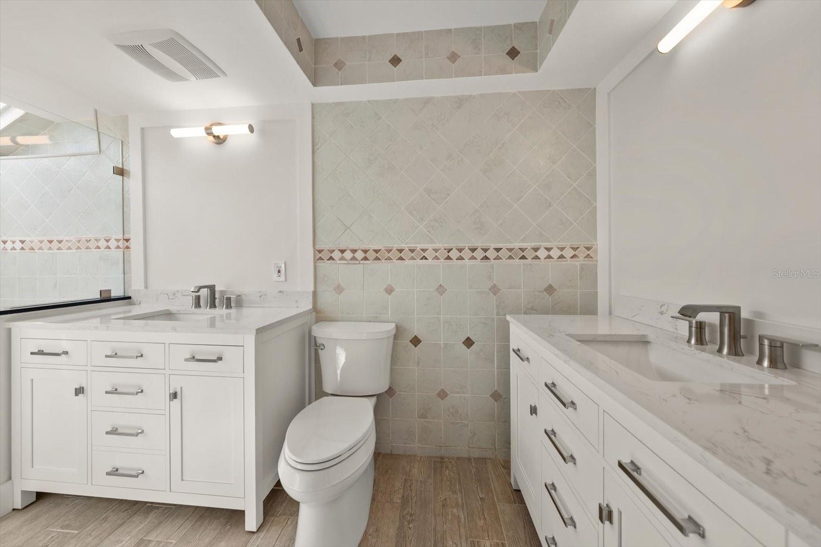 SEMINOLE LAKE GOLF & COUNTRY CLUB ESTATES LAKESIDE - Residential