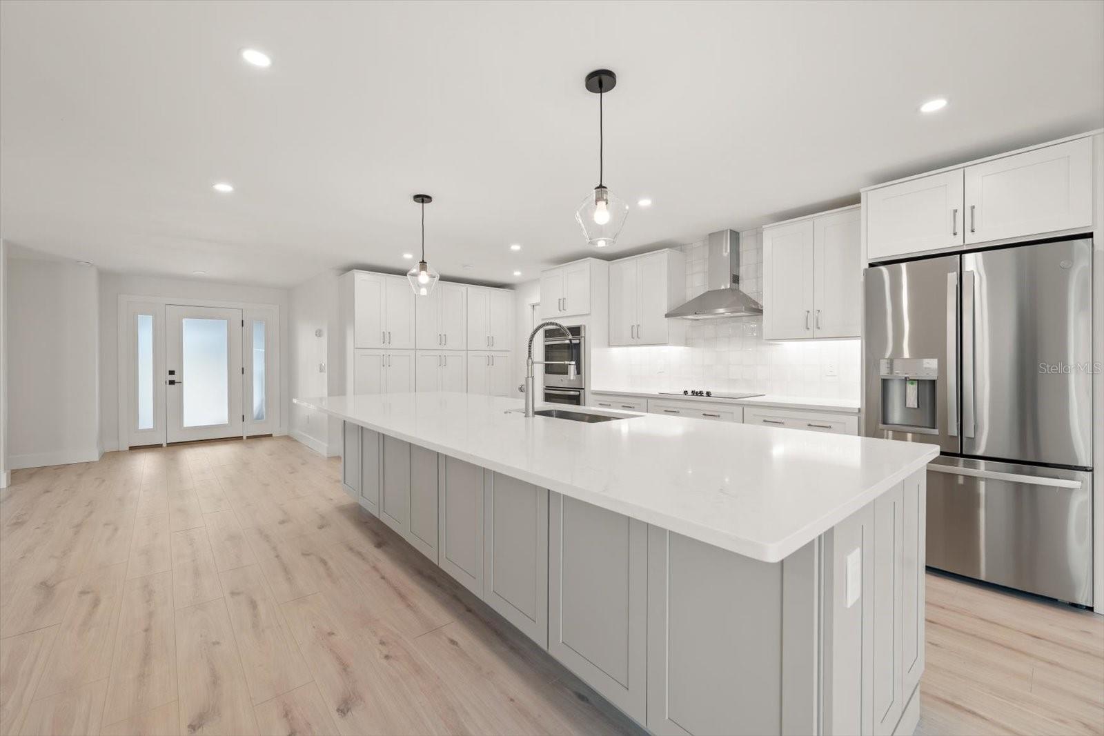 SEMINOLE LAKE GOLF & COUNTRY CLUB ESTATES LAKESIDE - Residential