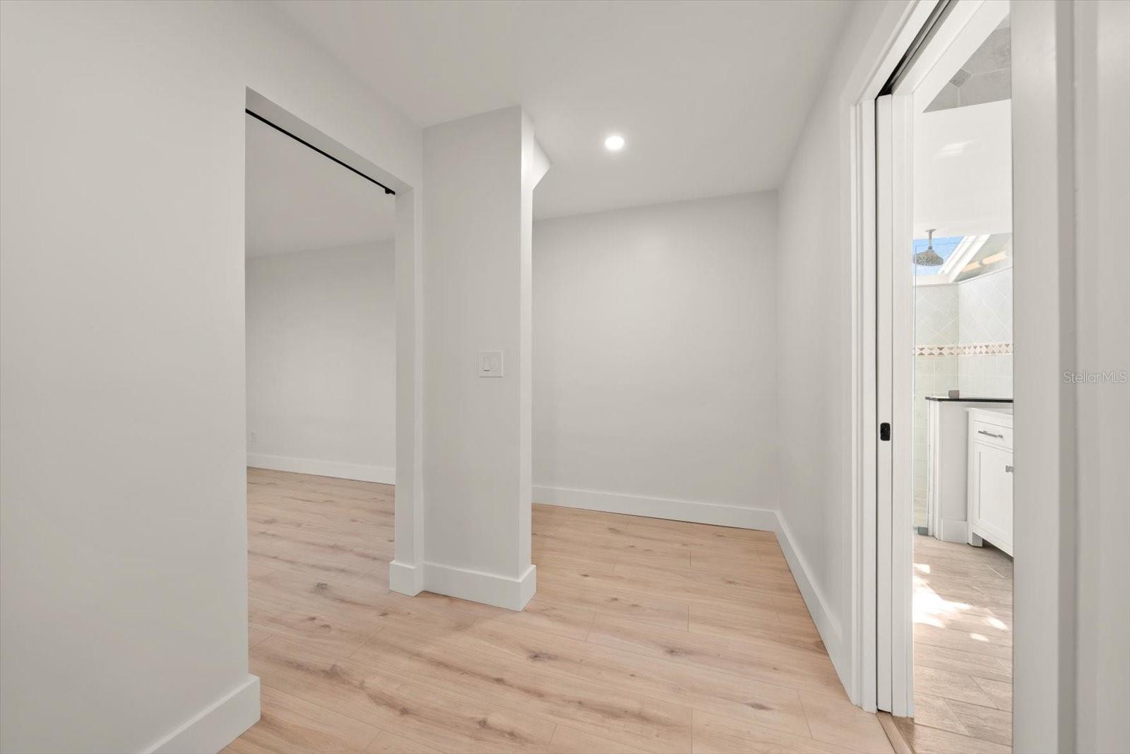 SEMINOLE LAKE GOLF & COUNTRY CLUB ESTATES LAKESIDE - Residential