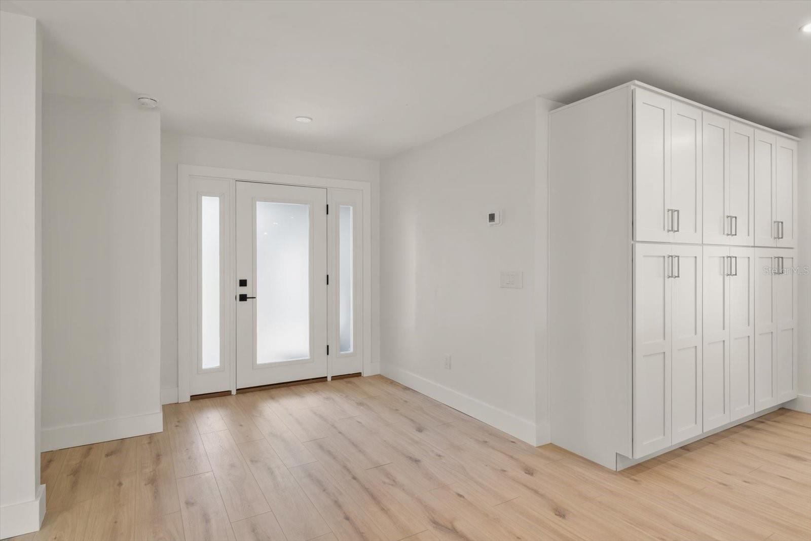 SEMINOLE LAKE GOLF & COUNTRY CLUB ESTATES LAKESIDE - Residential