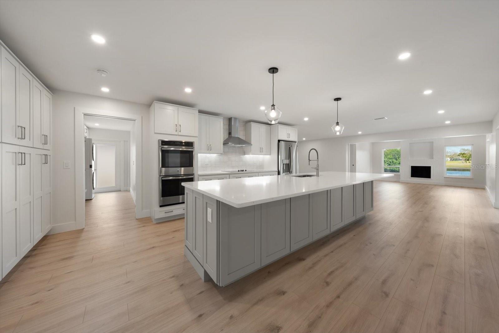 SEMINOLE LAKE GOLF & COUNTRY CLUB ESTATES LAKESIDE - Residential