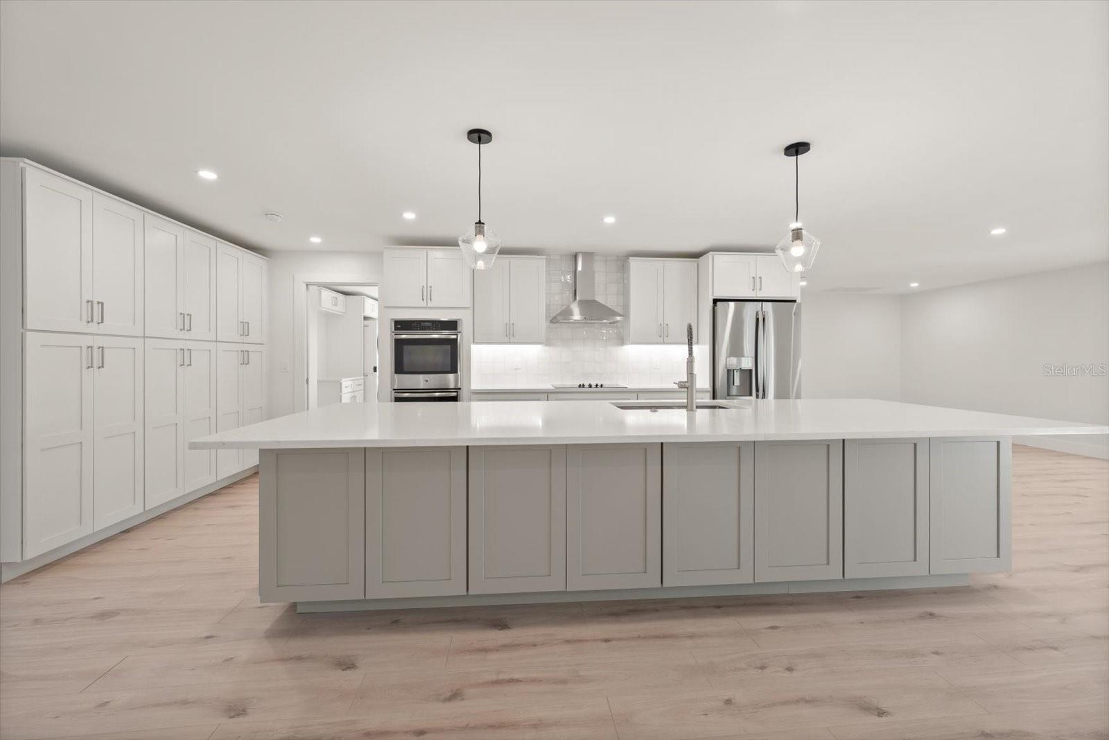 SEMINOLE LAKE GOLF & COUNTRY CLUB ESTATES LAKESIDE - Residential