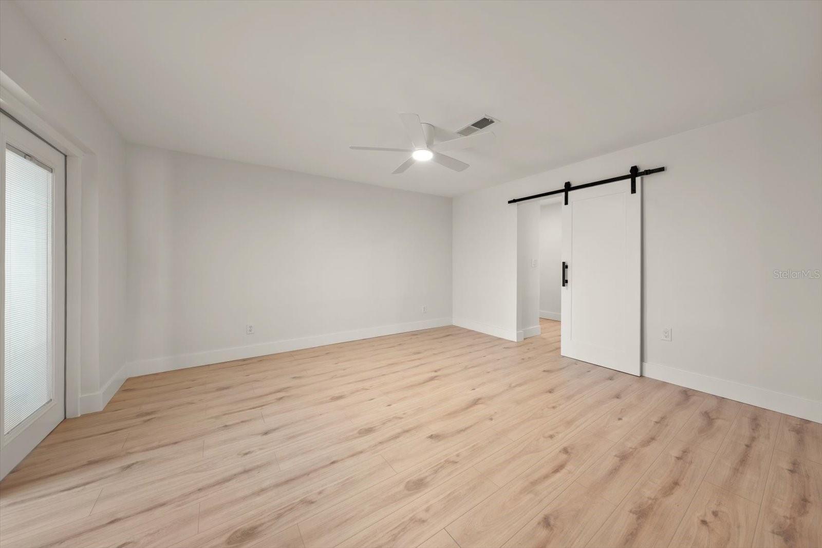 SEMINOLE LAKE GOLF & COUNTRY CLUB ESTATES LAKESIDE - Residential