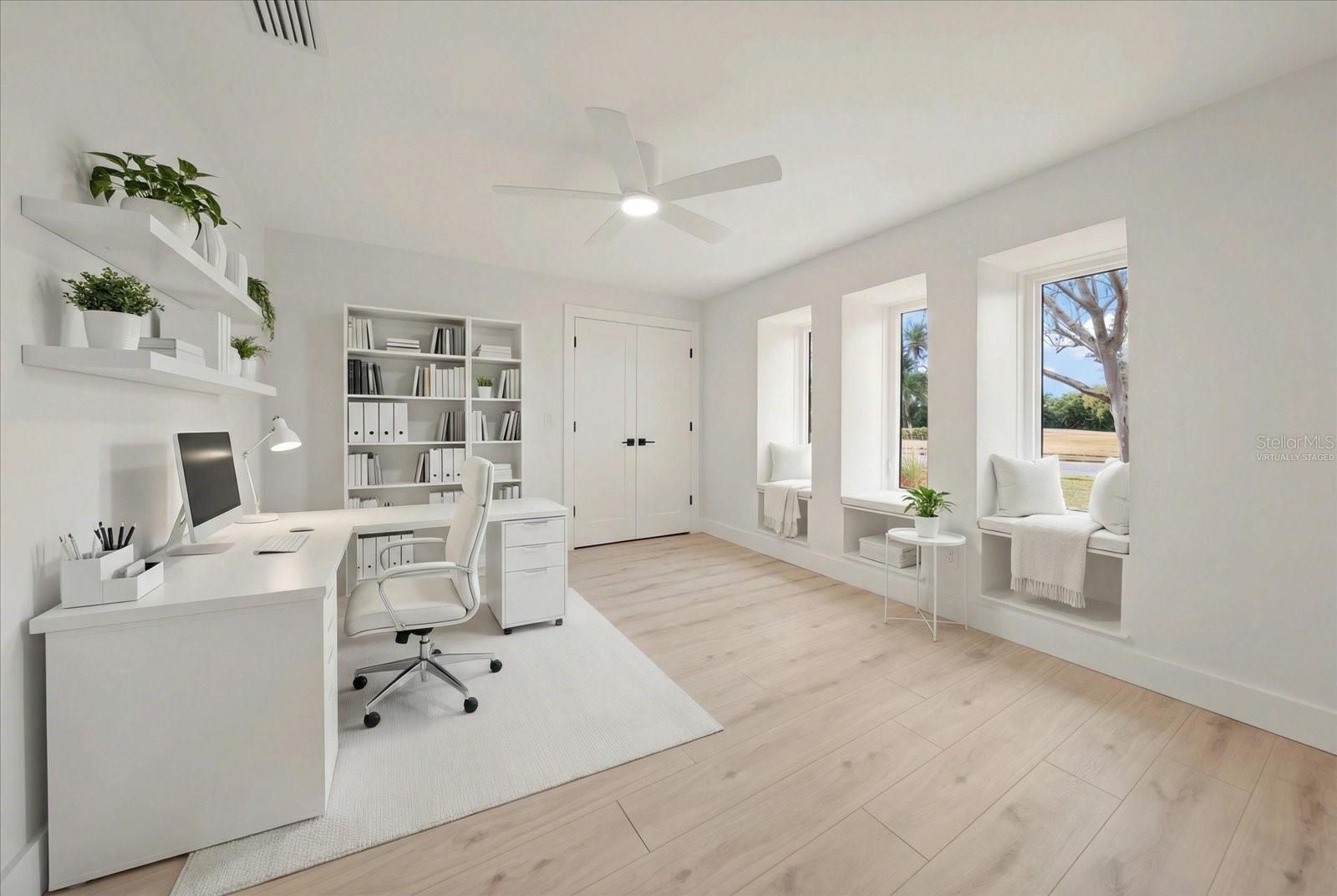 SEMINOLE LAKE GOLF & COUNTRY CLUB ESTATES LAKESIDE - Residential