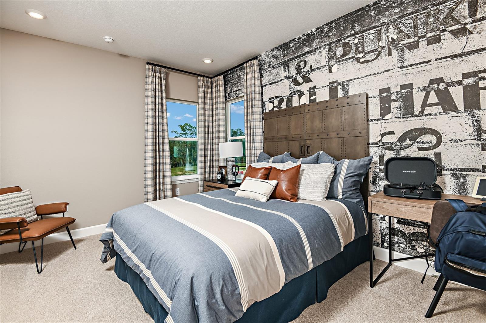 LOCHSIDE - Residential