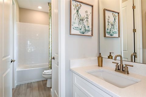 Tiny photo for 19354 Lochside Lane, Mount Dora, FL 32757 (MLS # O6382162)