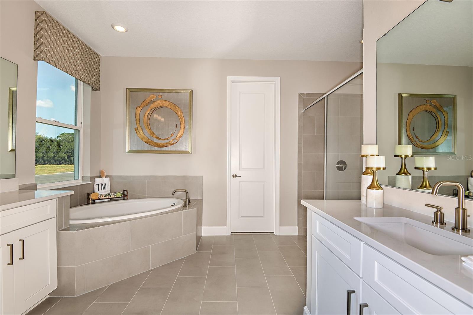 LOCHSIDE - Residential