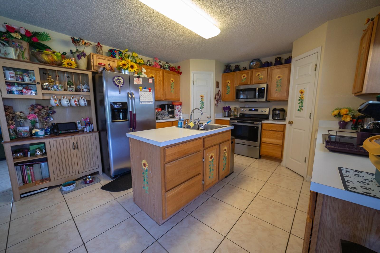 905 GLOUCESTER COURT