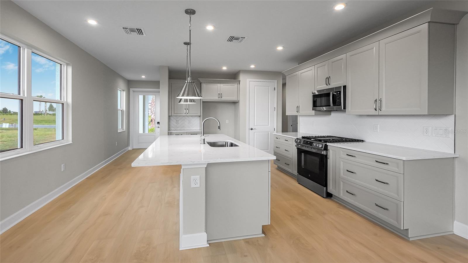 CRESSWIND AT LAKE HARRIS - Residential