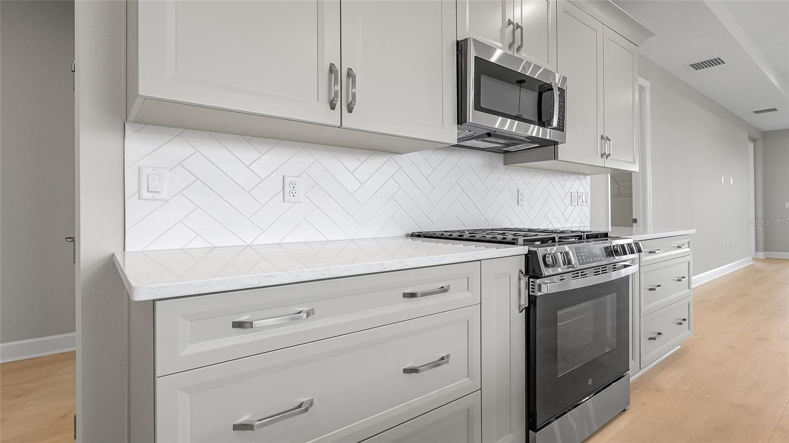 CRESSWIND AT LAKE HARRIS - Residential