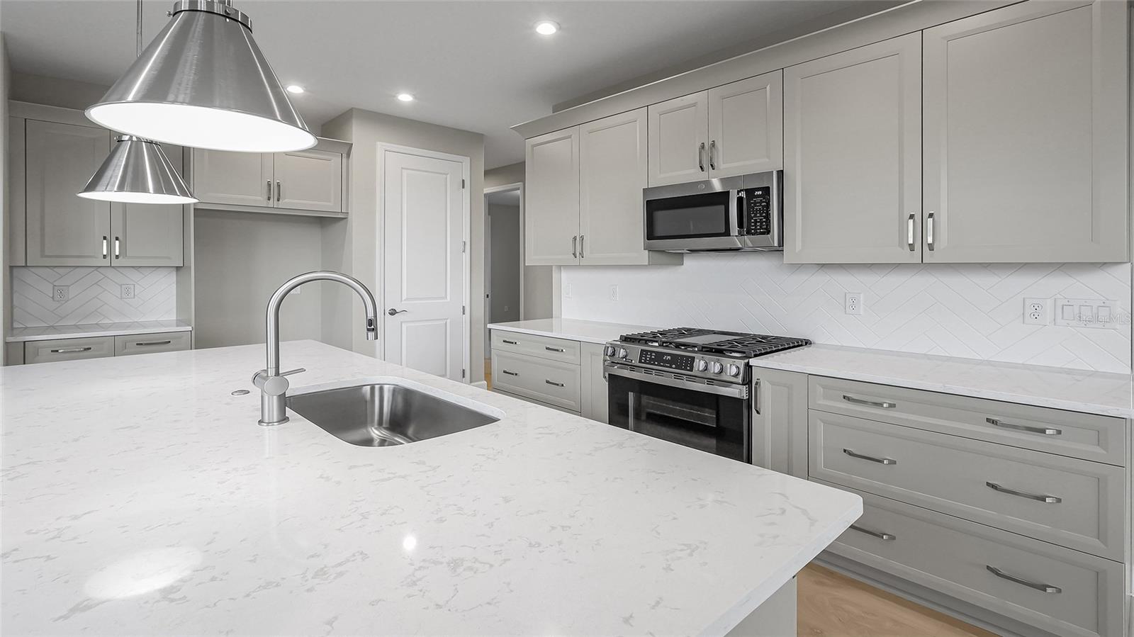 CRESSWIND AT LAKE HARRIS - Residential