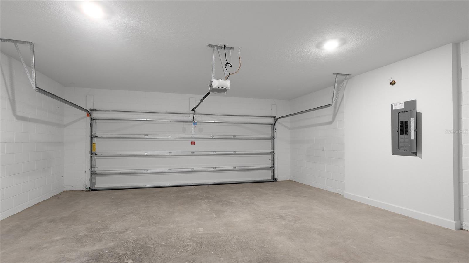 CRESSWIND AT LAKE HARRIS - Residential