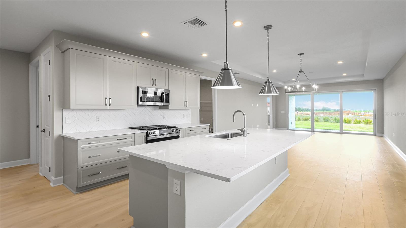 CRESSWIND AT LAKE HARRIS - Residential