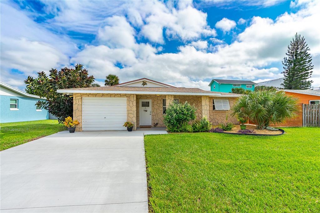 Photo of 4219 Oriole Avenue, Port Orange, FL 32127 (MLS # FC313692)