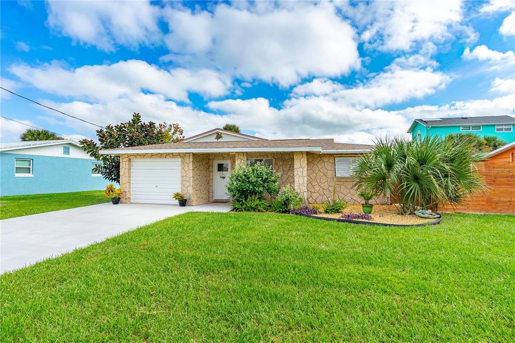 Photo of 4219 Oriole Avenue, Port Orange, FL 32127 (MLS # FC313692)