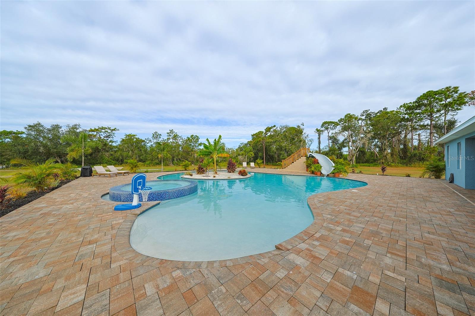 POMELLO PARK CONTINUED - Residential