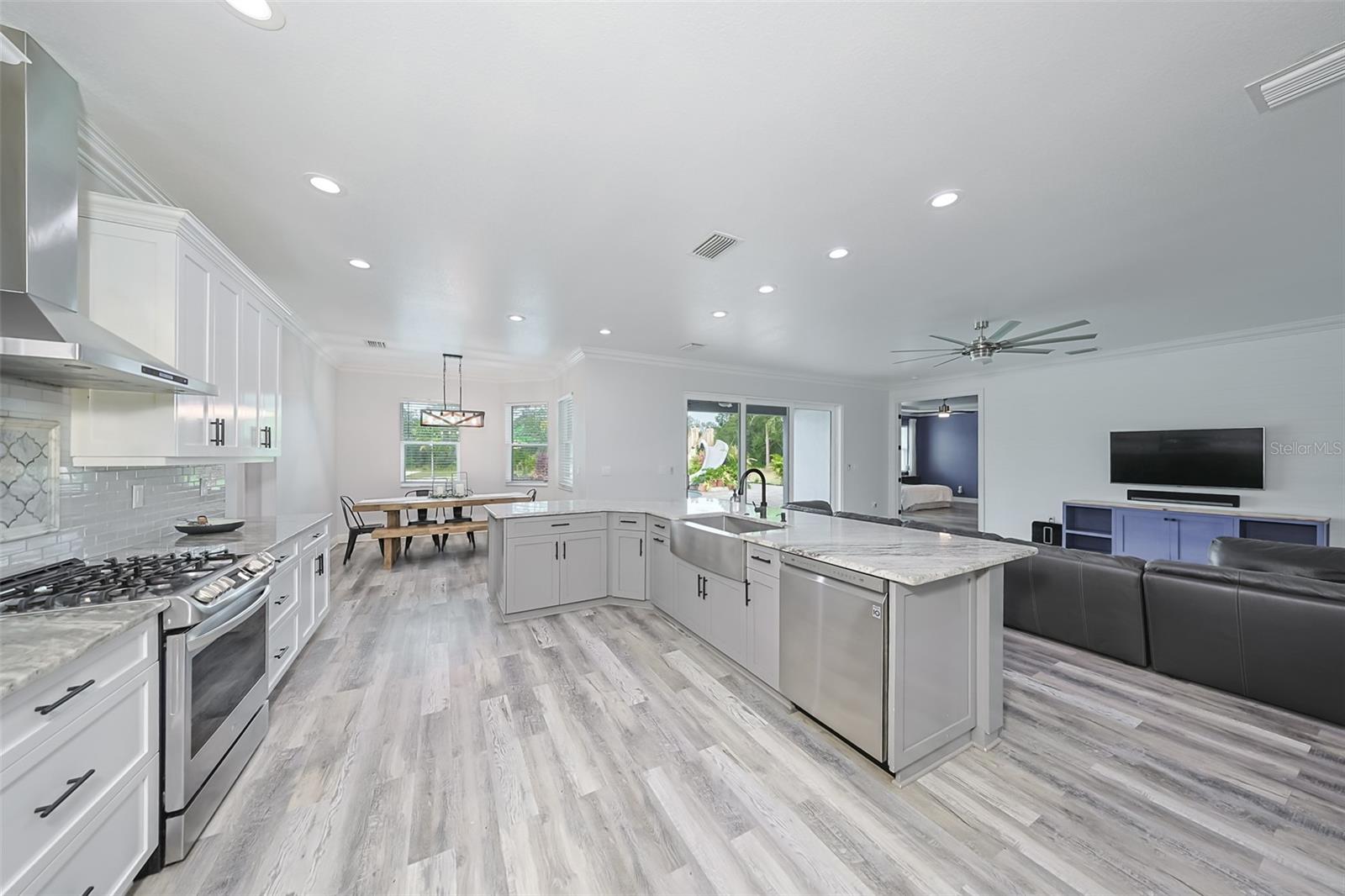 POMELLO PARK CONTINUED - Residential