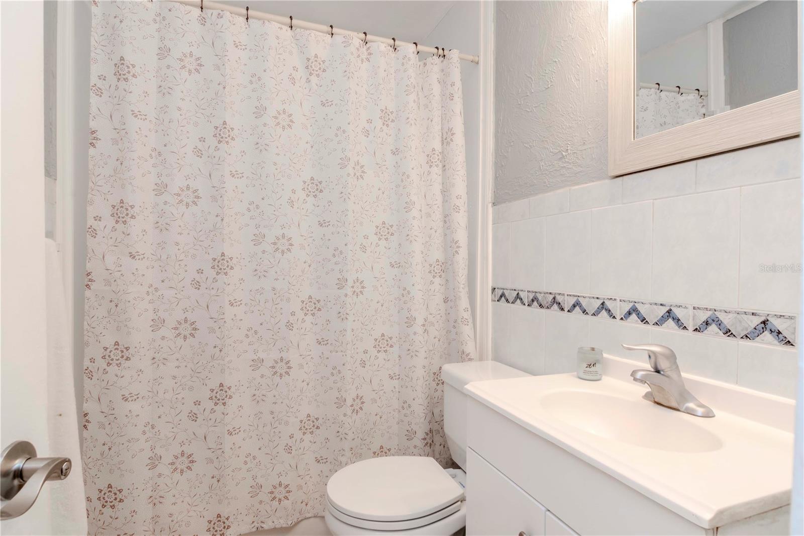 RIVERSHORES - Residential Lease