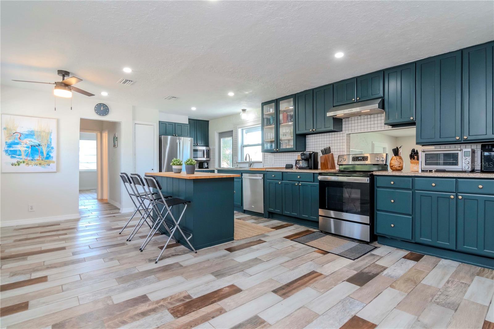 RIVERSHORES - Residential Lease