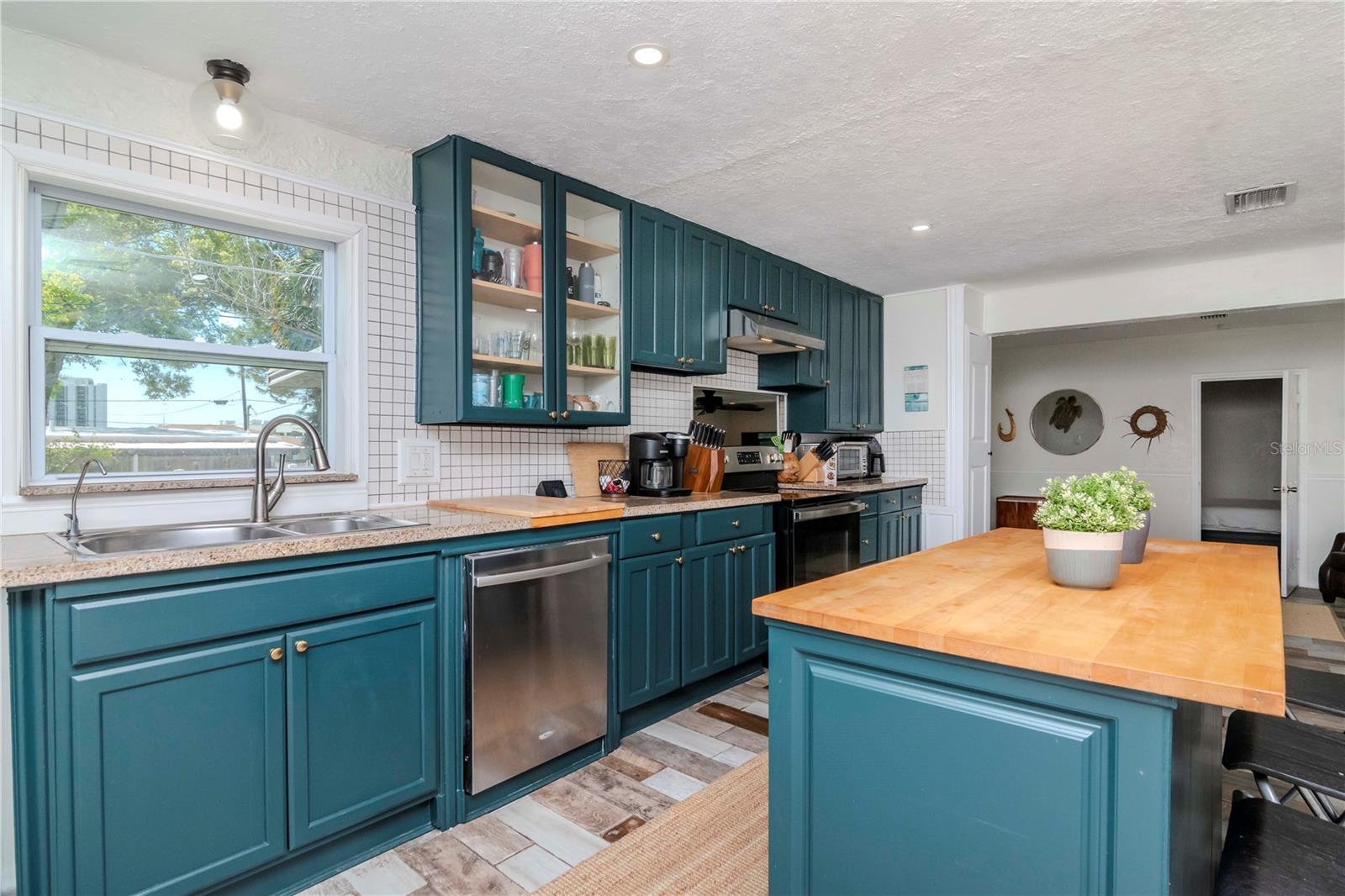 RIVERSHORES - Residential Lease