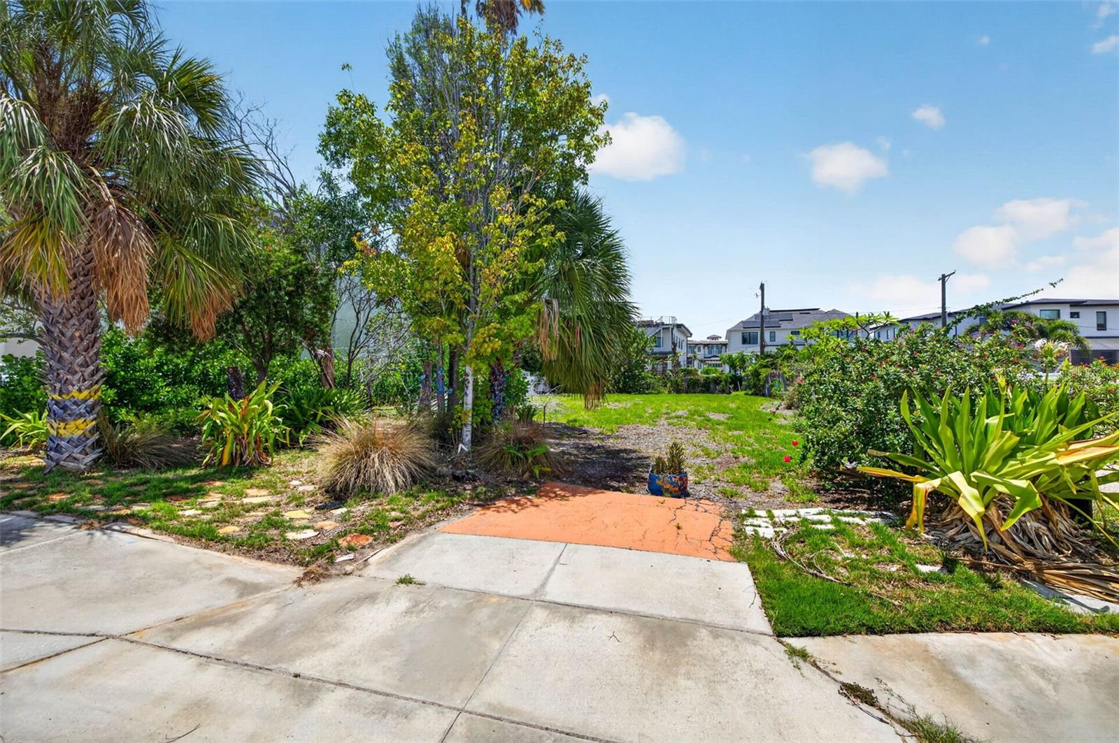 830 S DAVIS BOULEVARD
