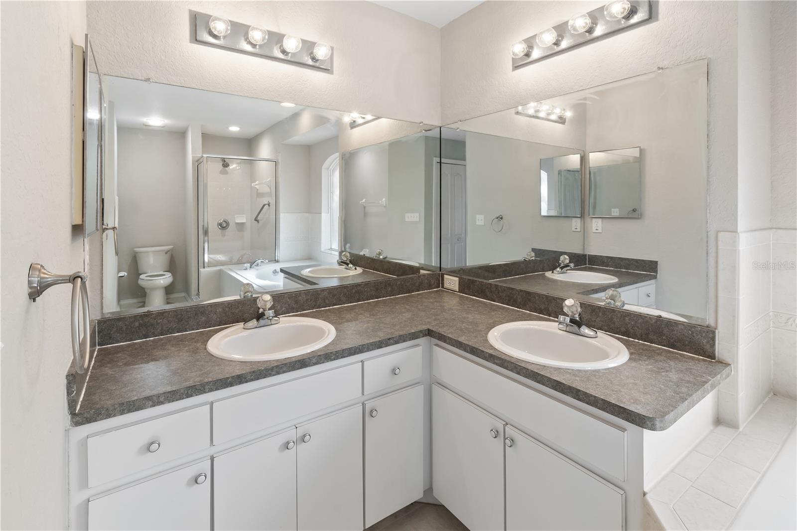 DINNER LAKE SHORES PH 1 - Residential