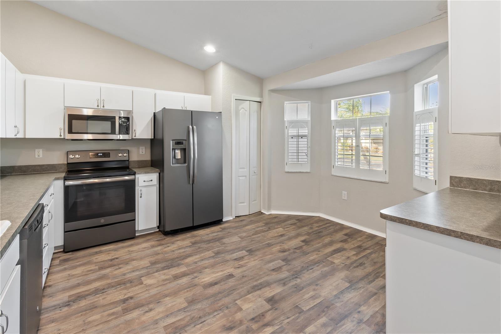 DINNER LAKE SHORES PH 1 - Residential