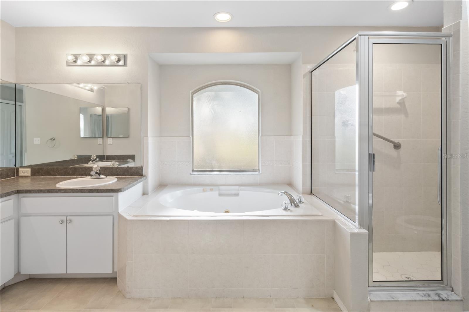 DINNER LAKE SHORES PH 1 - Residential