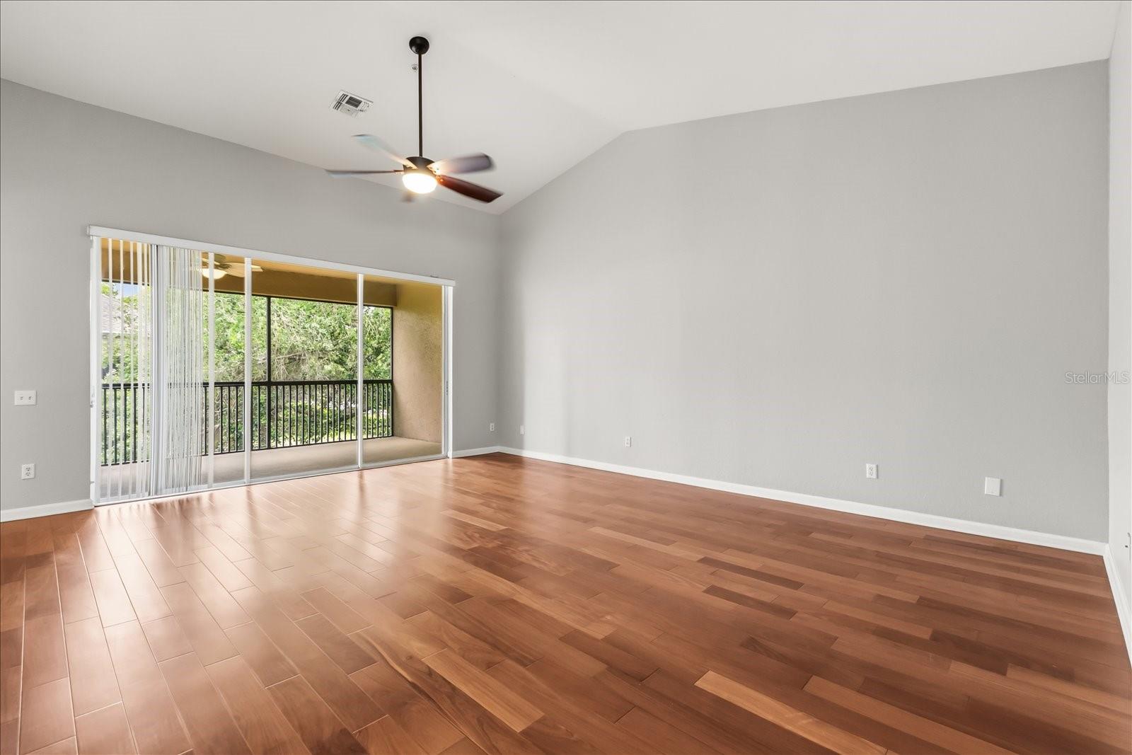 CARRIAGE HOMES/STONEBRIDGE COM - Residential