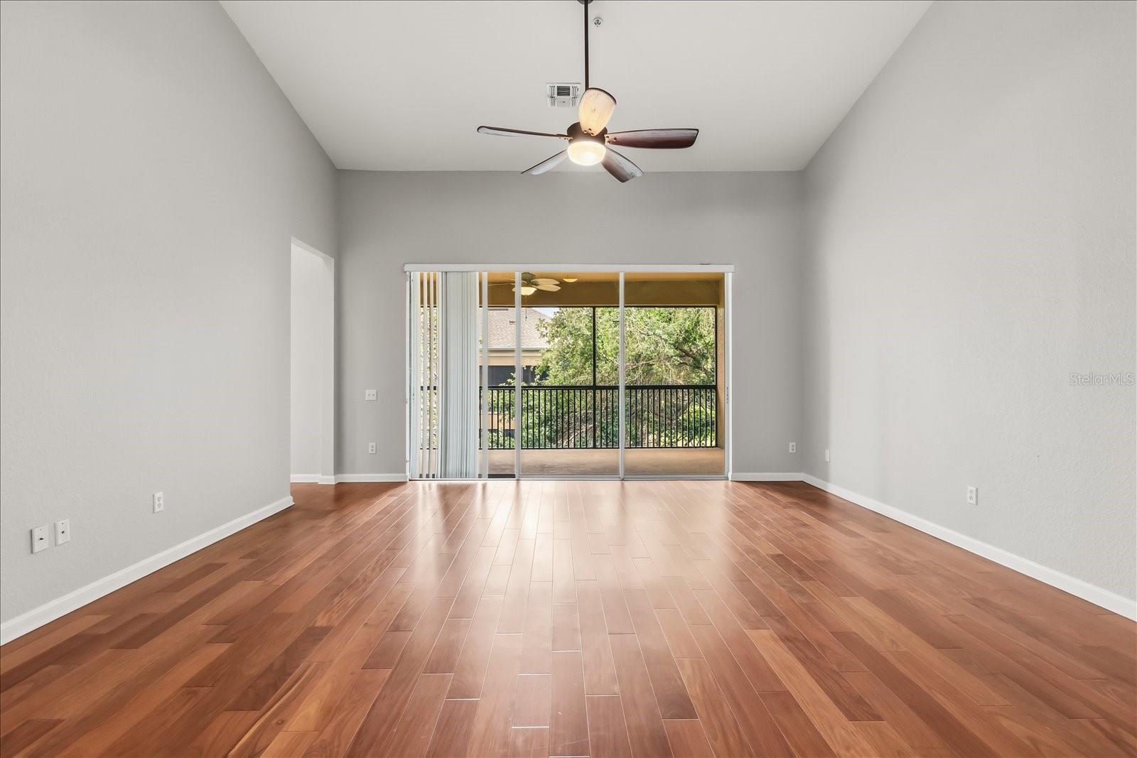 CARRIAGE HOMES/STONEBRIDGE COM - Residential