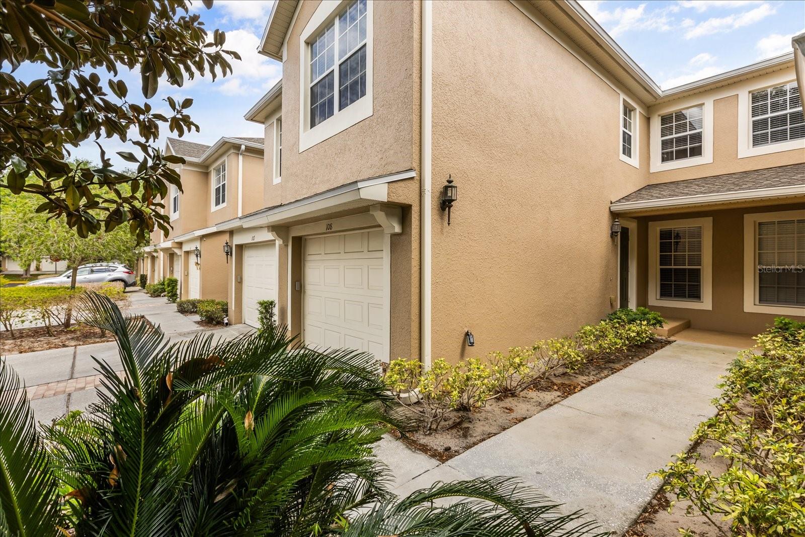 CARRIAGE HOMES/STONEBRIDGE COM - Residential