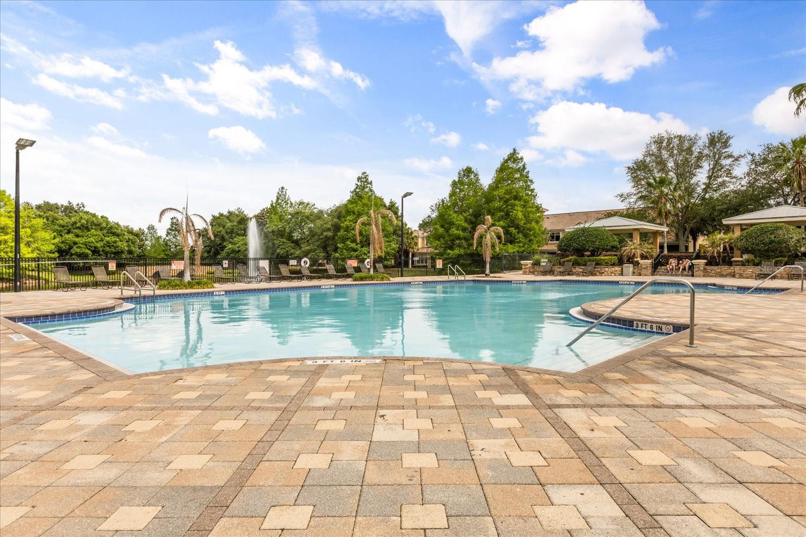 CARRIAGE HOMES/STONEBRIDGE COM - Residential