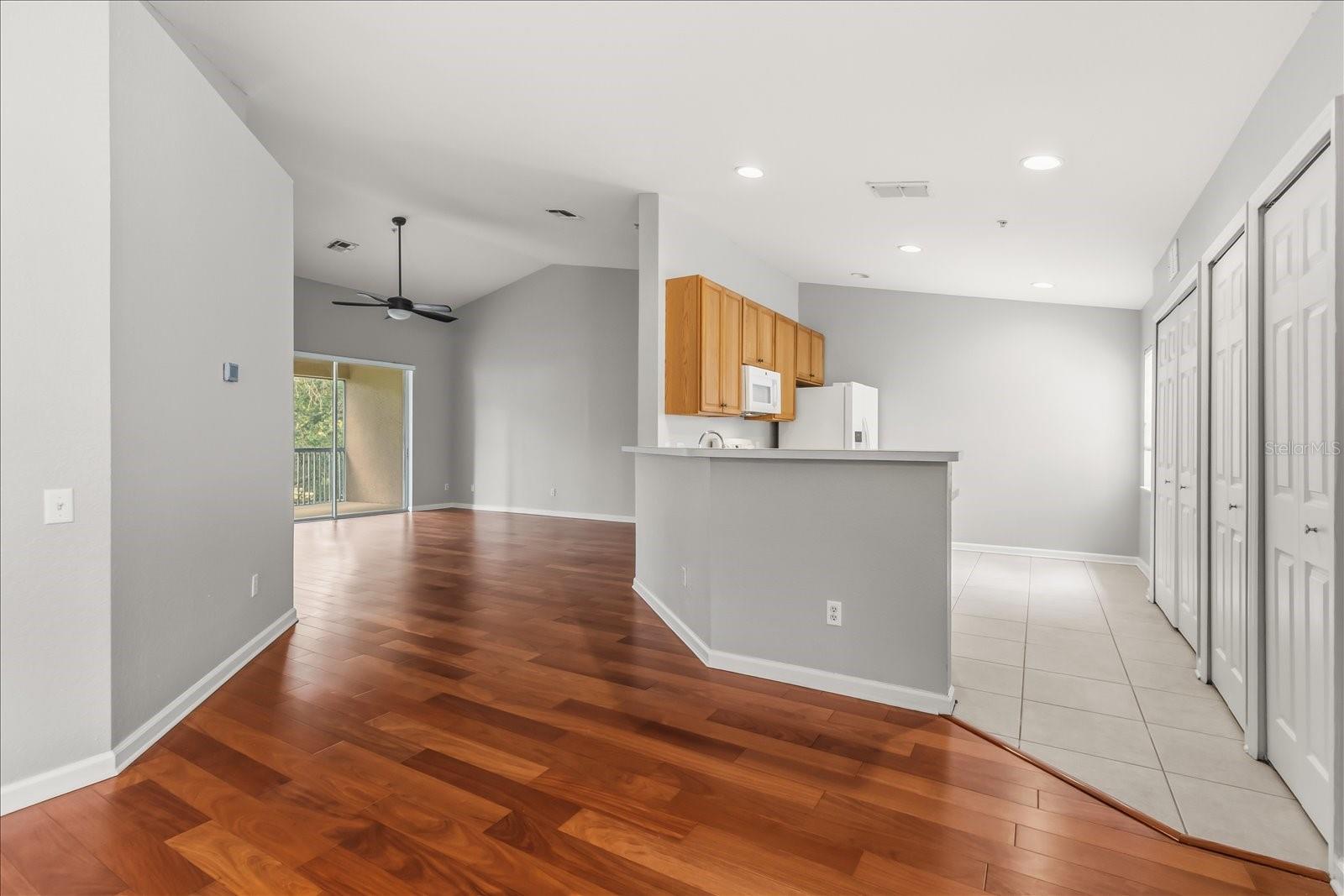 CARRIAGE HOMES/STONEBRIDGE COM - Residential