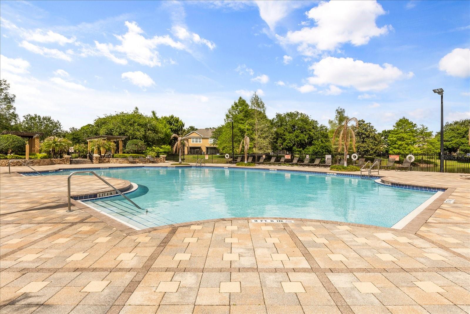 CARRIAGE HOMES/STONEBRIDGE COM - Residential