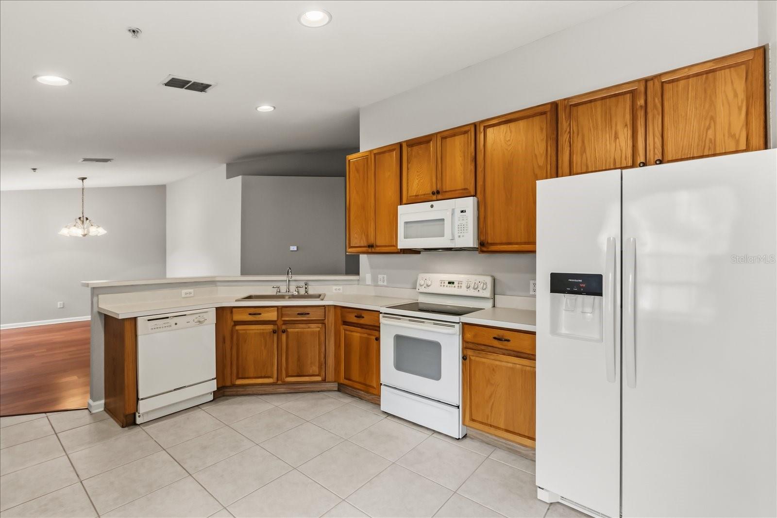 CARRIAGE HOMES/STONEBRIDGE COM - Residential