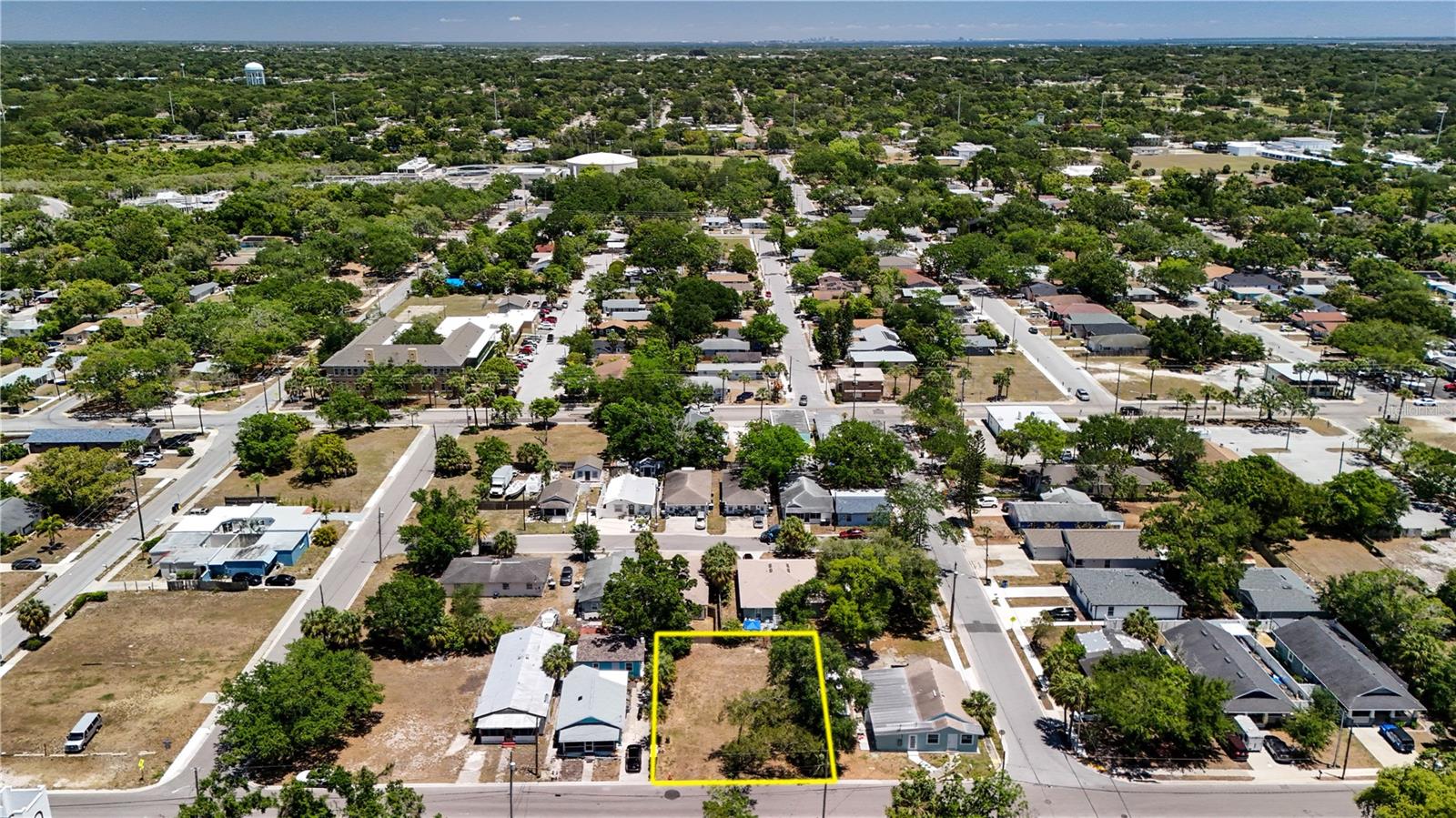 LINCOLN PLACE - Land