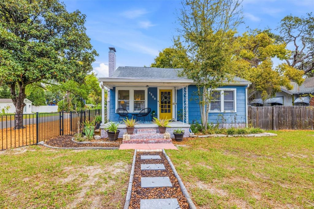 Photo of 1300 E Henry Avenue, Tampa, FL 33604 (MLS # TB8473037)