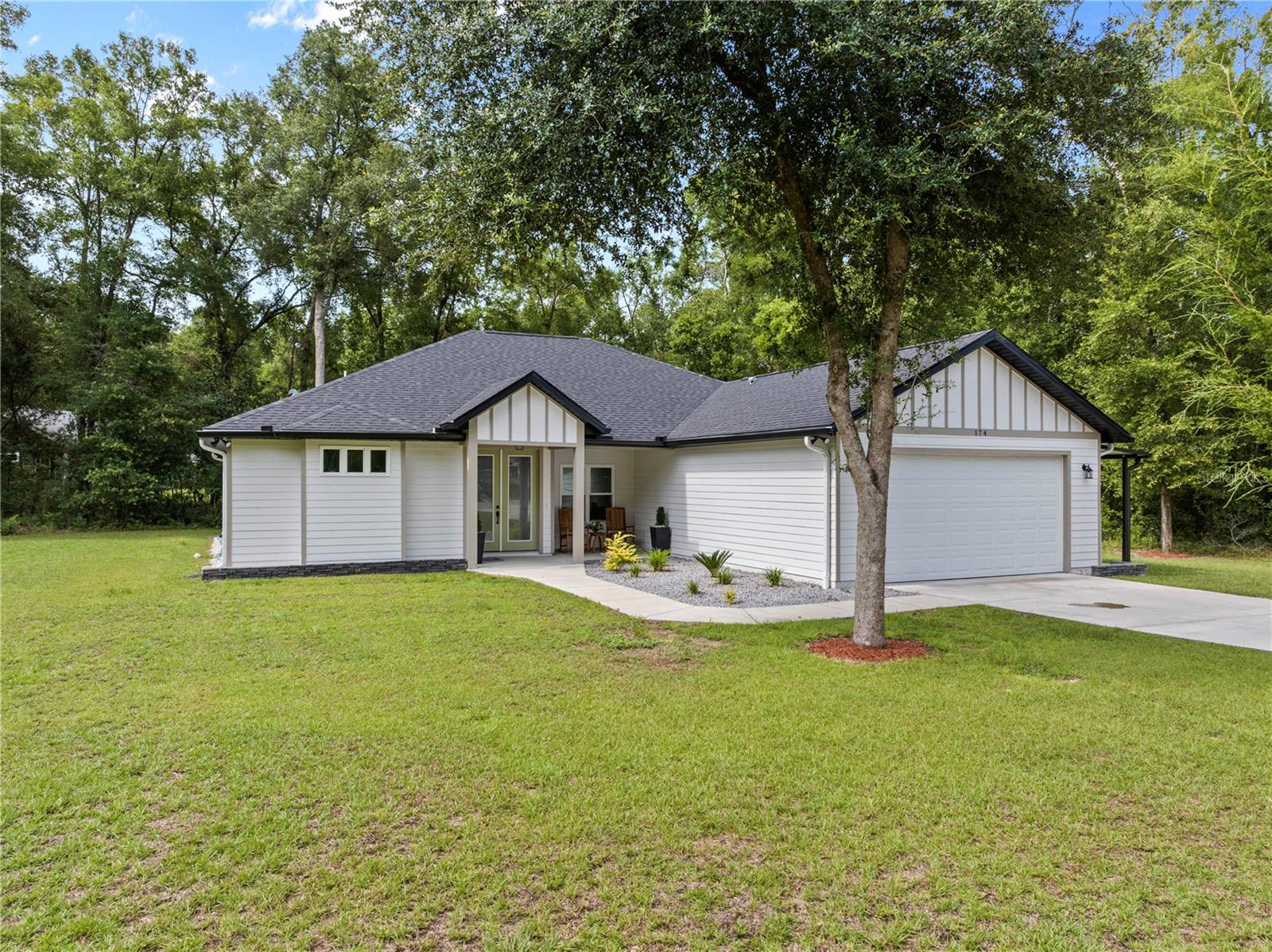 174 SW CABOOSE DRIVE