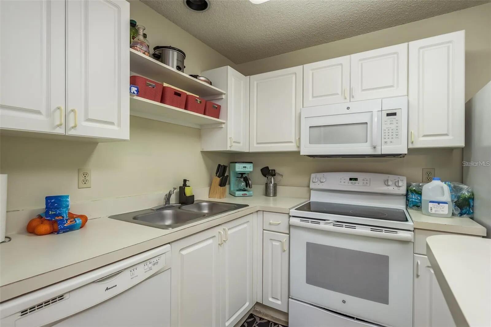 THE LANDINGS OF TAMPA A CONDOM - Residential