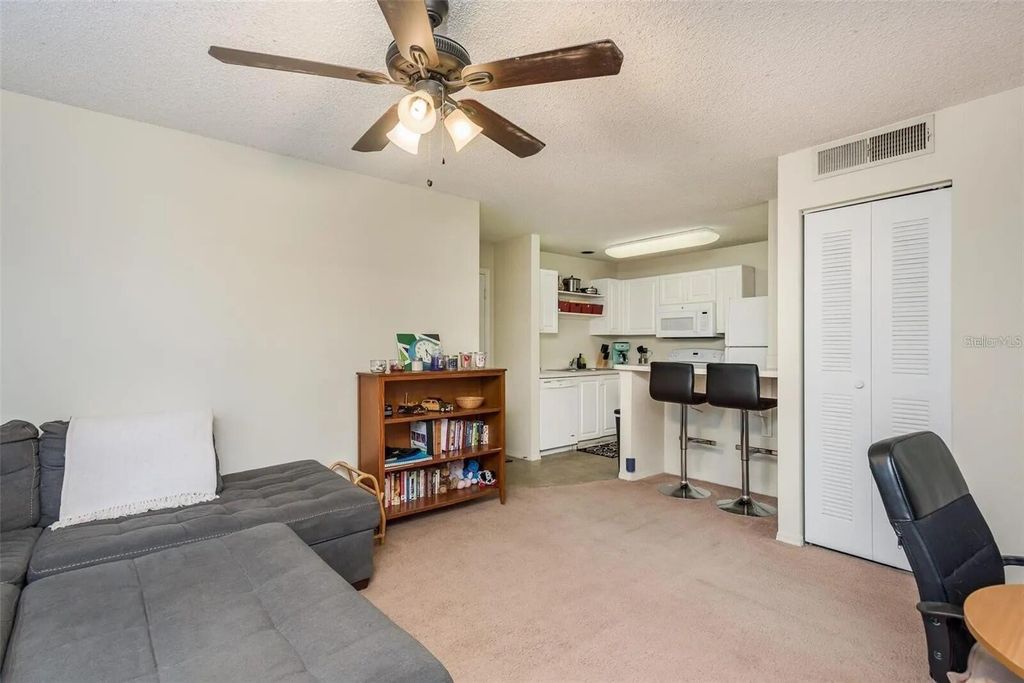 Photo of 4107 Chatham Oak Court #313, Tampa, FL 33624 (MLS # O6403046)