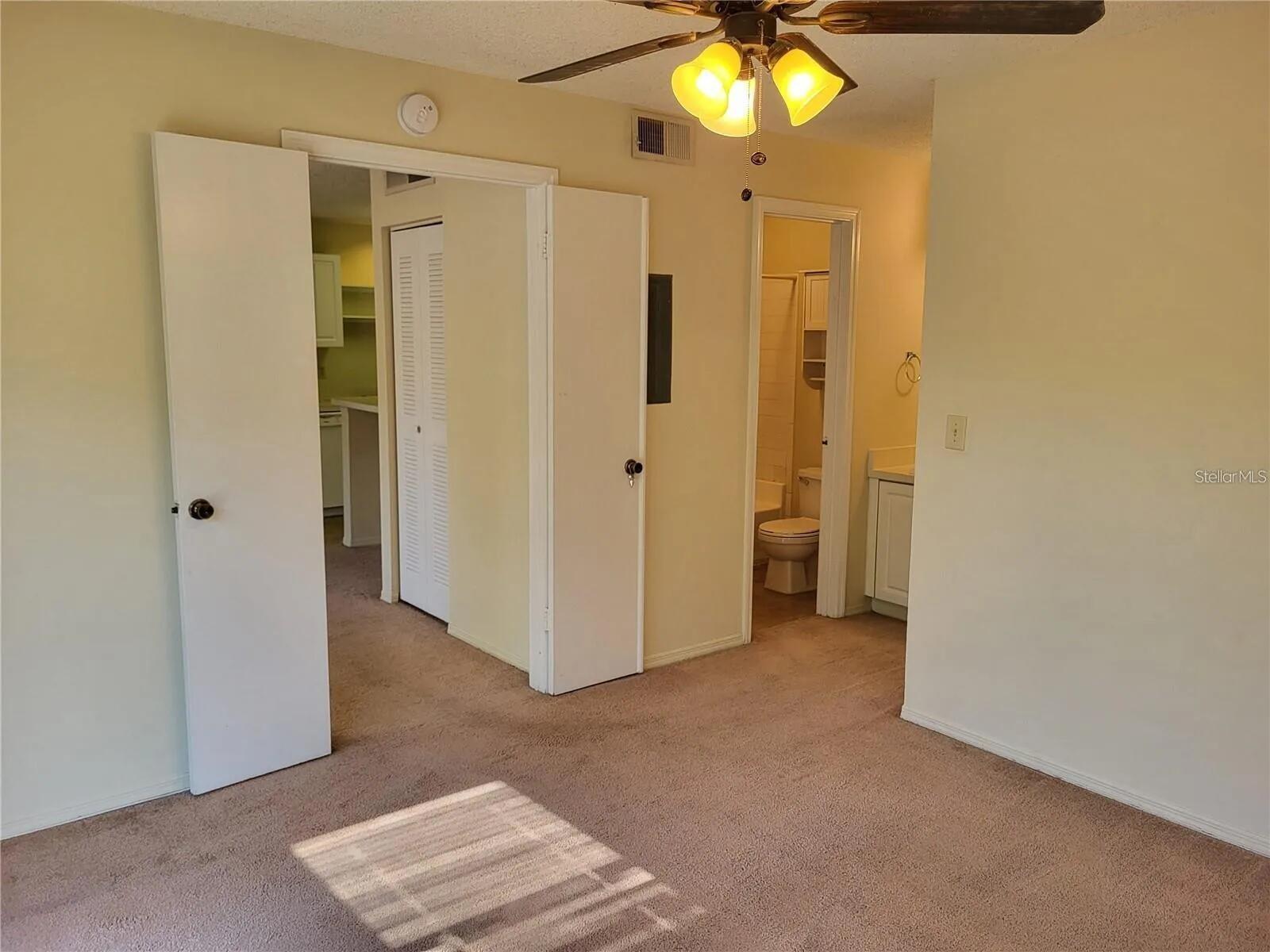 THE LANDINGS OF TAMPA A CONDOM - Residential