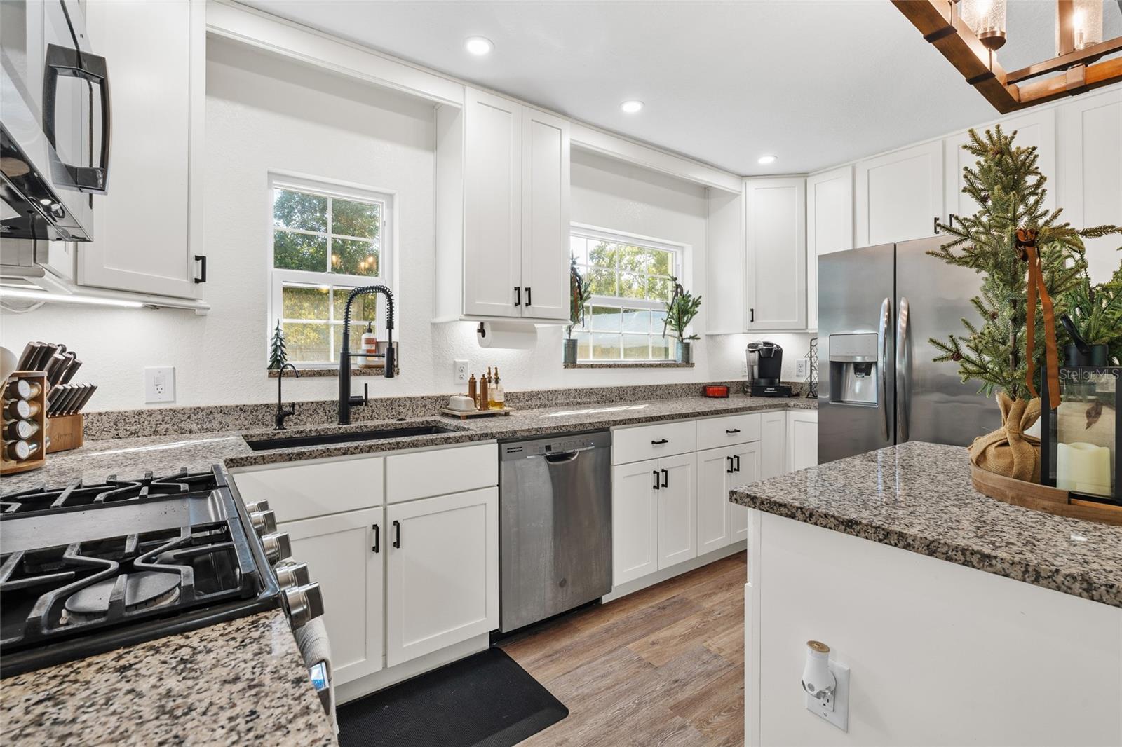 PEACEFUL VISTA HOMES - Residential