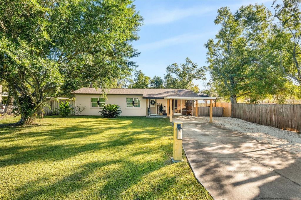 Photo of 1032 Willis Avenue, Sarasota, FL 34232 (MLS # A4673829)